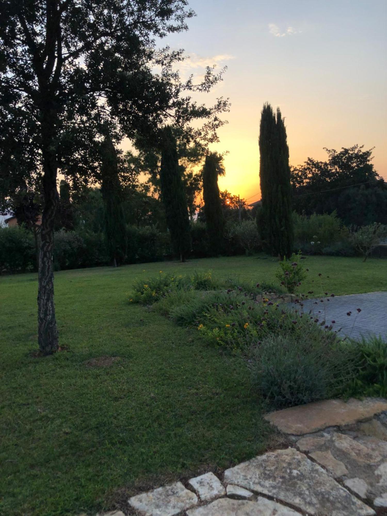 Casale Appia Bed & Breakfast Latina Bagian luar foto