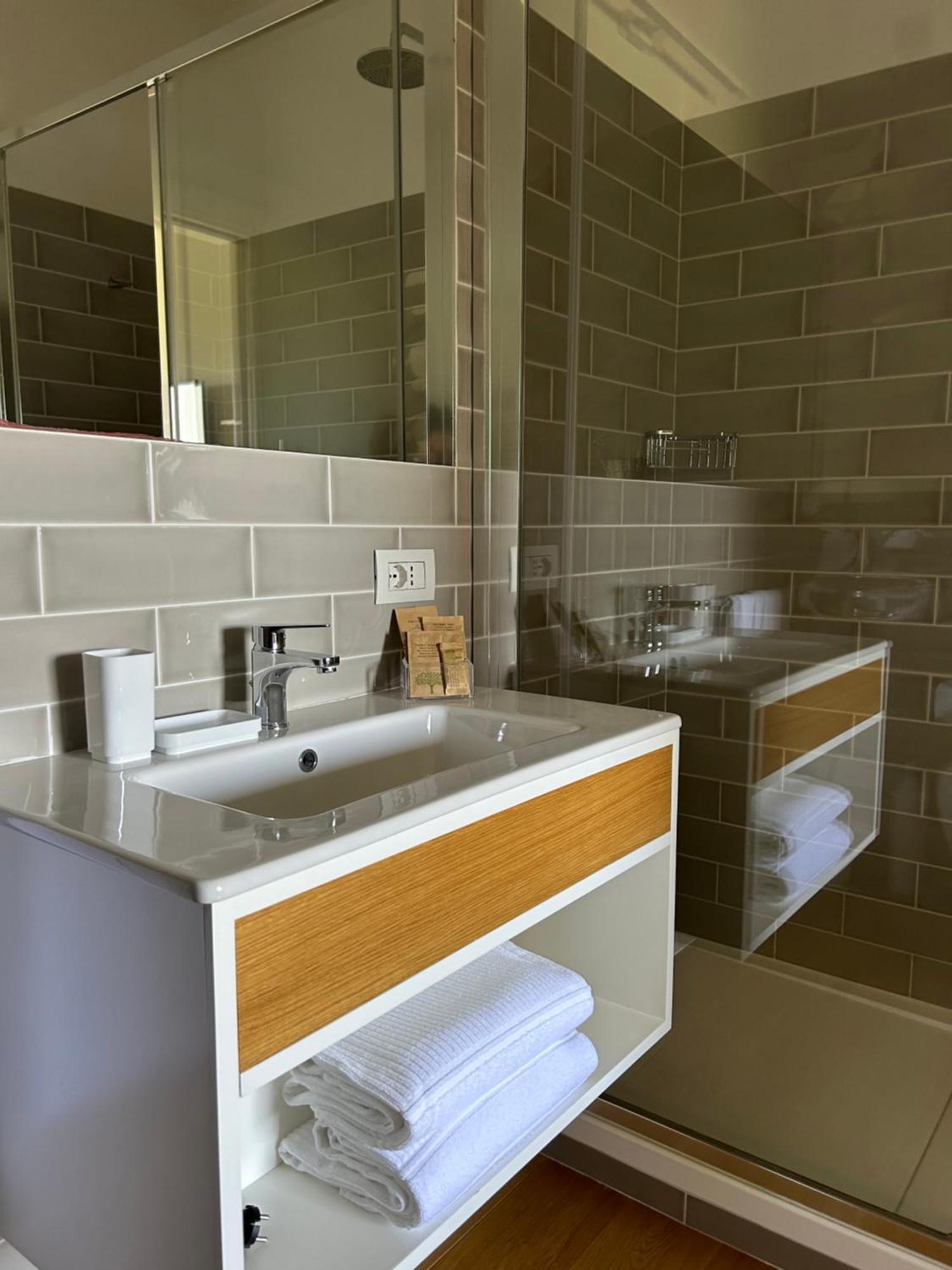 Casale Appia Bed & Breakfast Latina Bagian luar foto